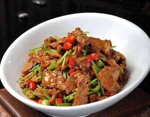 B14 Quick-Fried Lamb (spicy) 小炒羊肉🌶️